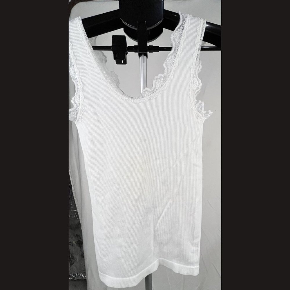 Suzette Women’s‎ White Tank Top One Size Sleeveless Basic Lightweight Casual